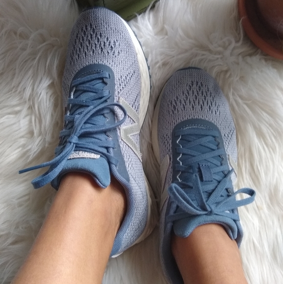 New Balance running shoes - Picture 3 of 6